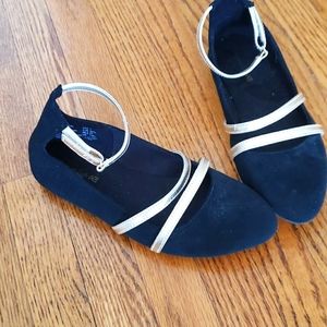 Girl's American Eagle dress shoes
